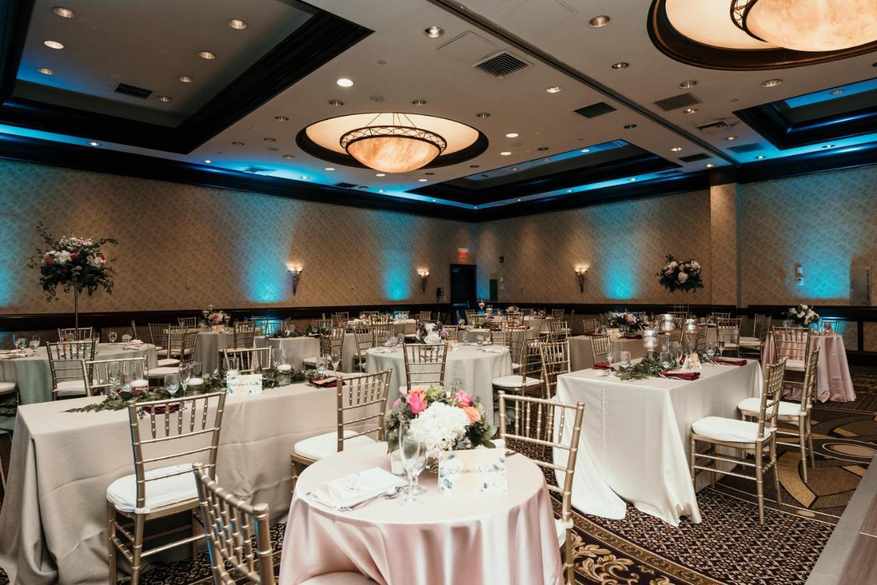 Crowne Plaza Providence-Warwick Hotel Exterior photo