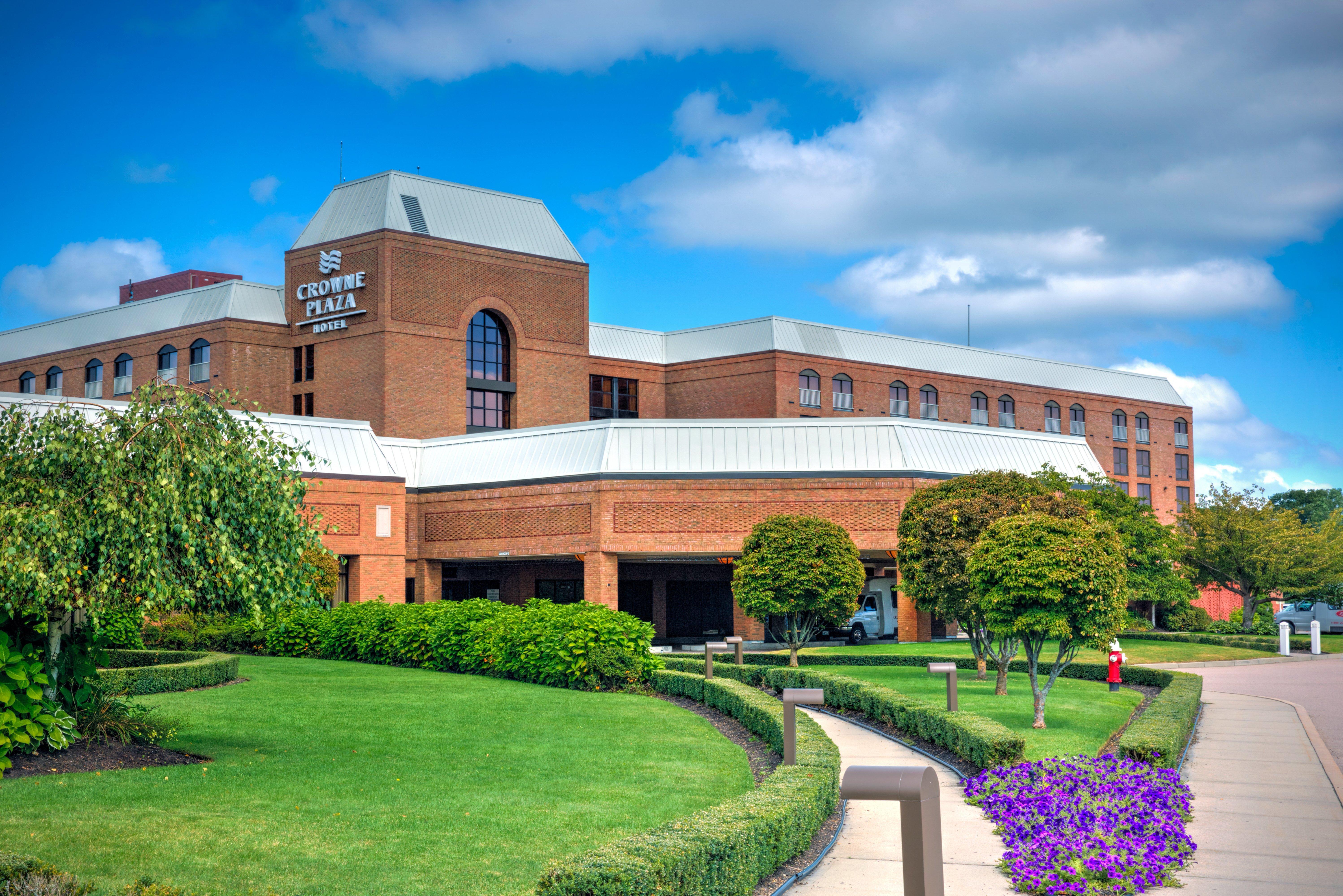 Crowne Plaza Providence-Warwick Hotel Exterior photo