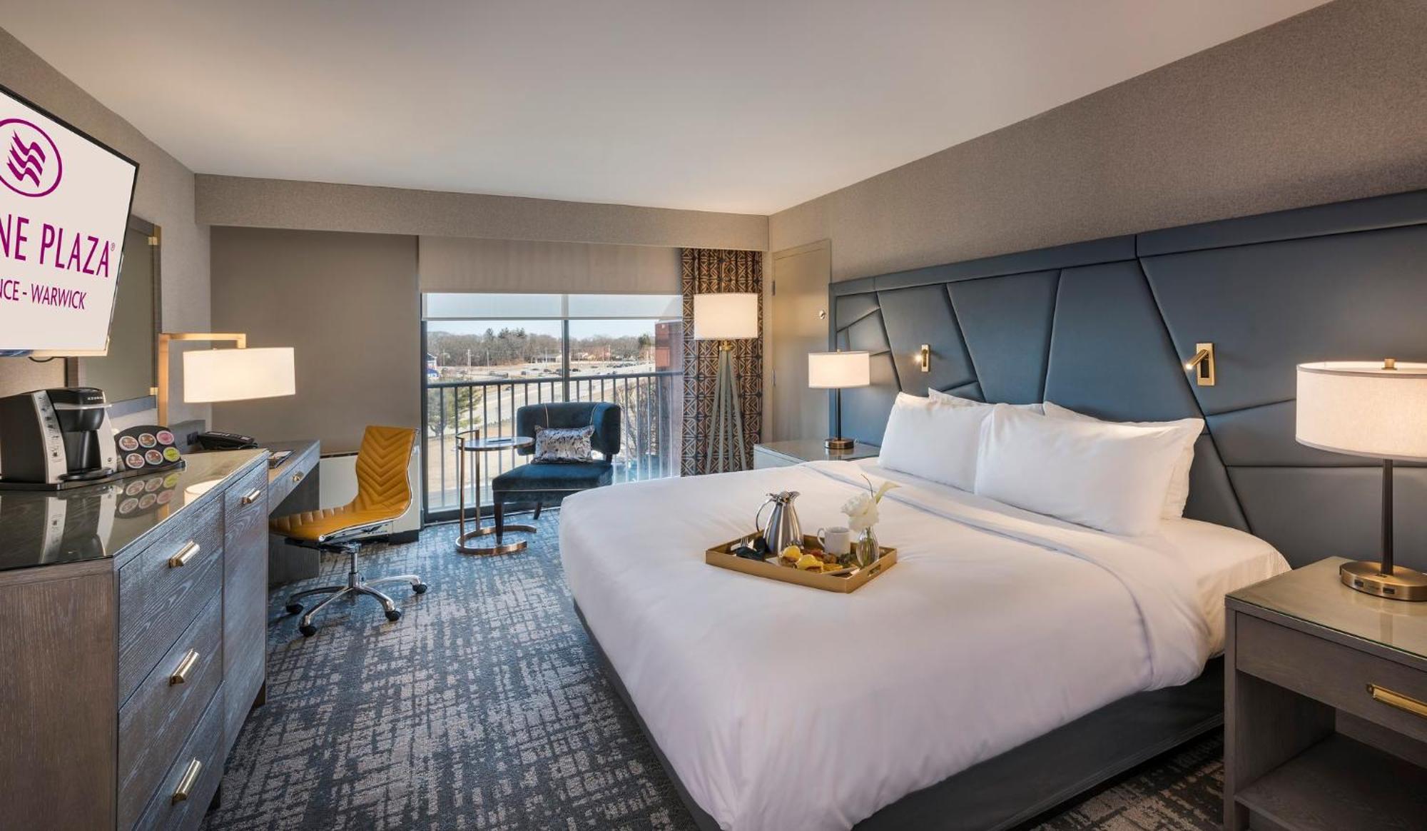 Crowne Plaza Providence-Warwick Hotel Exterior photo